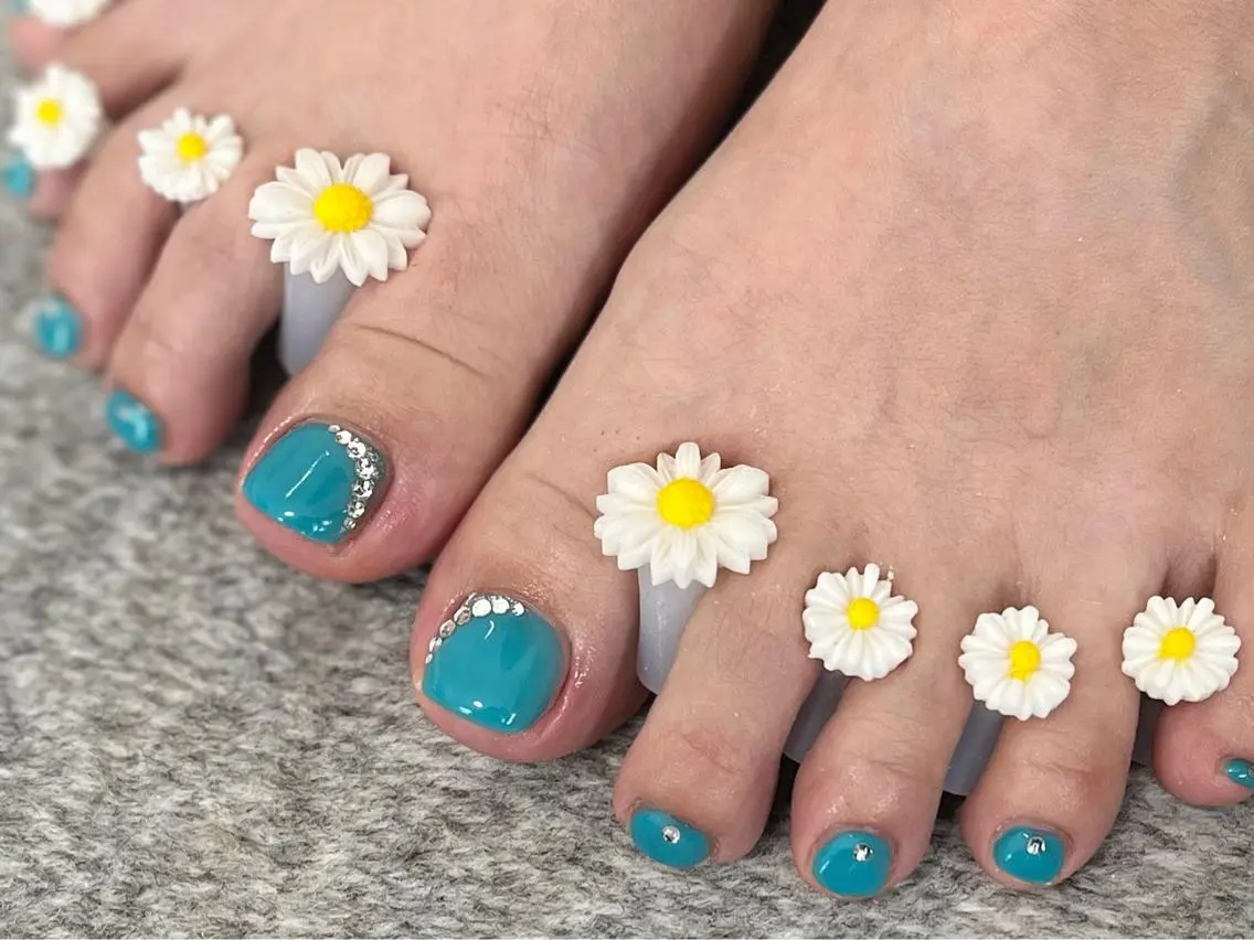 ネイル フットネイル ニュアンスネイル シンプルネイル 春ネイル 夏ネイル フットネイル nail fufla ♡yamane♡のネイルデザイン