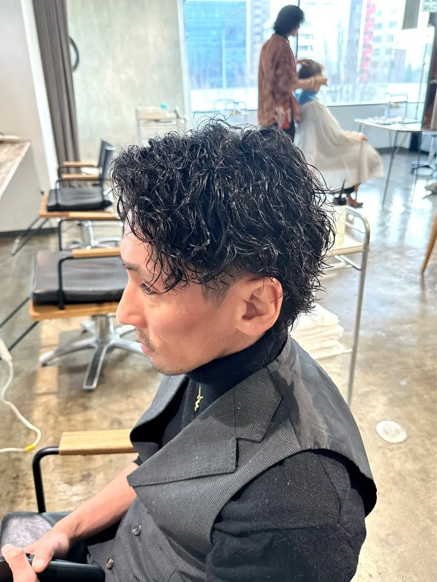 メンズ メンズパーマ メンズツイストパーマ 波巻きパーマ ツイストパーマ カット ヘアカラー パーマ トリートメント 骨格補正施術/メンズ 専門美容師/YUYAのヘアスタイル