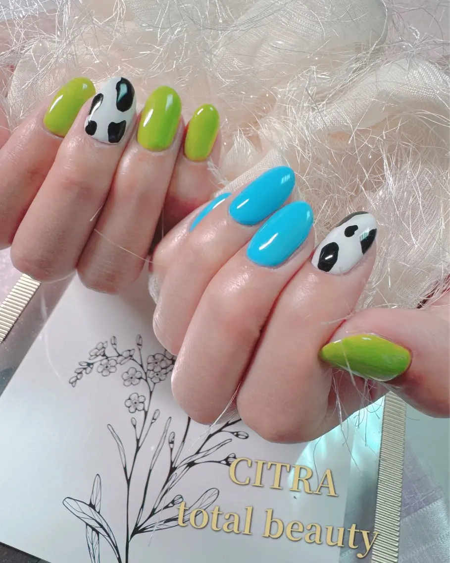 ネイル アニマル柄 ブルー グリーン シンプルネイル ハンドネイル CITRAtotal beautyのネイルデザイン