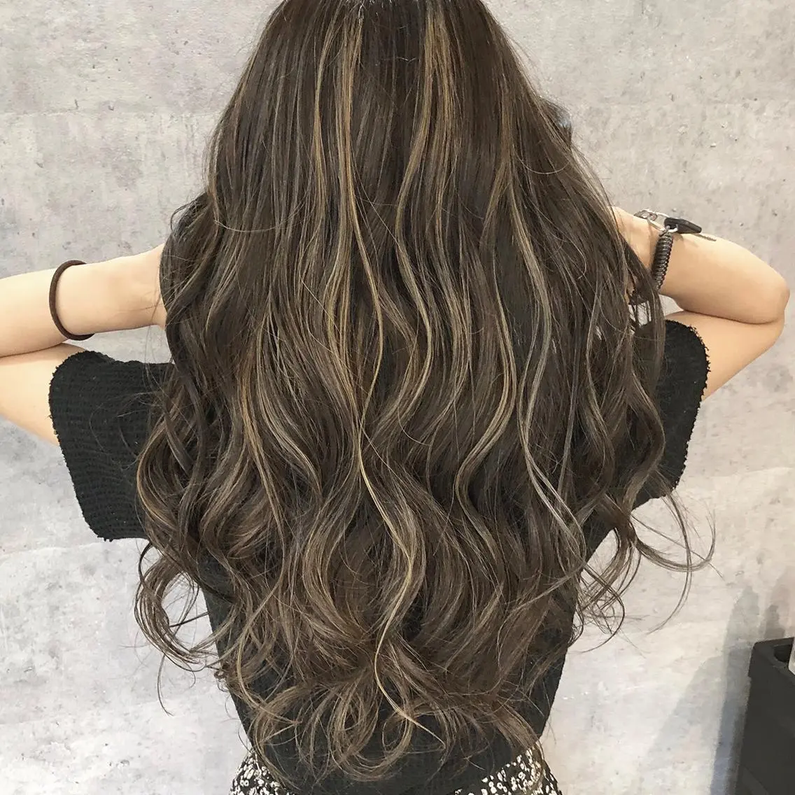 ロング カラー ハイライトカラー ハイライト ✨MiL✨ ✨心斎橋✨のヘアスタイル
