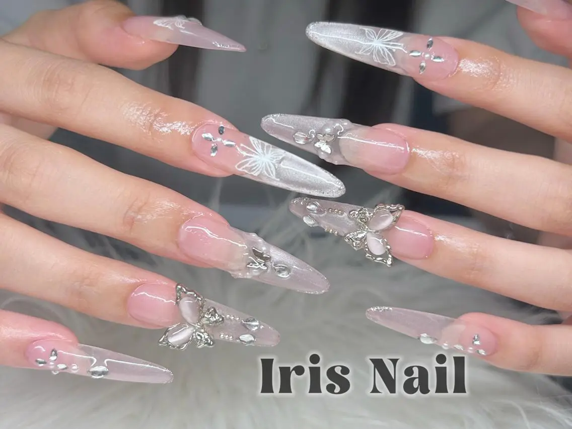 ネイル ハンドネイル ハンドケア 🍒IRIS Nail🌸のネイルデザイン