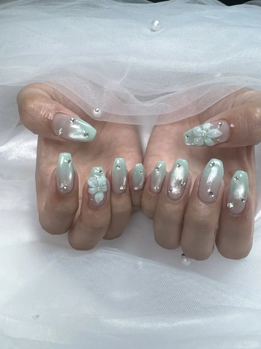ネイル アートネイル チークネイル ドット フットネイル フレンチネイル ハンドネイル Queeens nailのネイルデザイン