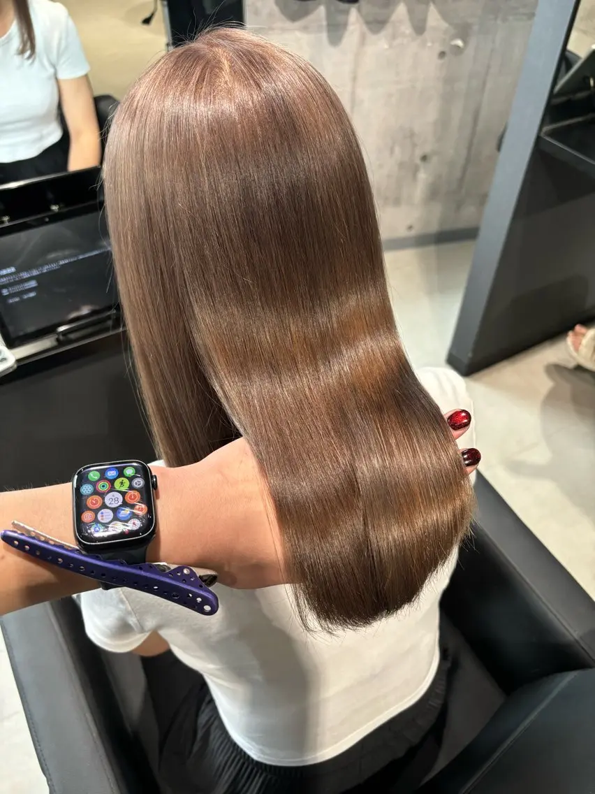セミロング カラー グレージュ カット ヘアカラー トリートメント _WHITE / KENTOのヘアスタイル