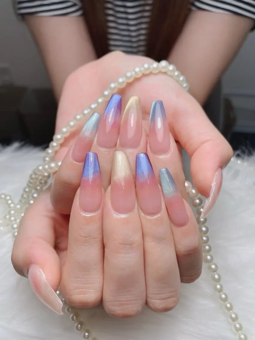 ネイル アートネイル オーロラネイル フラッシュネイル フレンチネイル ジェルネイル Sora nail 長さ出し専門店のネイルデザイン