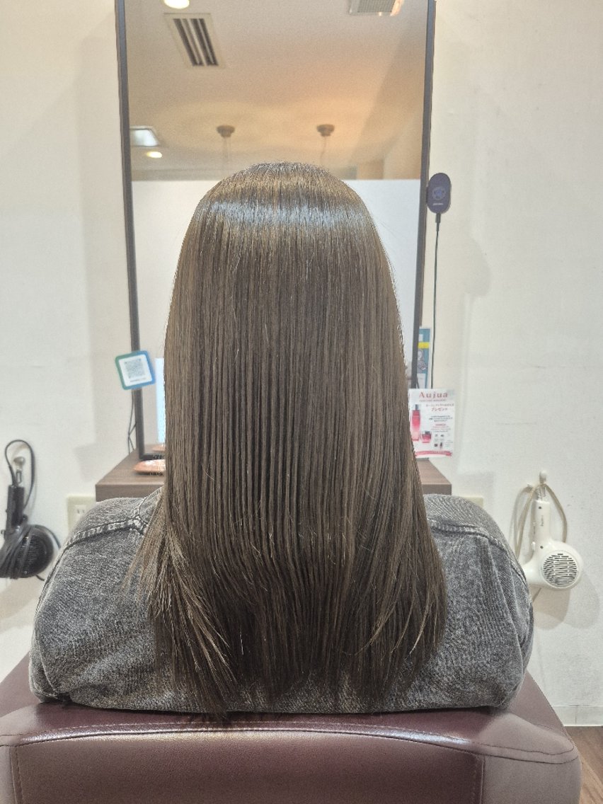 セミロング カラー ブラウンカラー オリーブブラウン ヘアカラー 廣瀬 麻美のヘアスタイル
