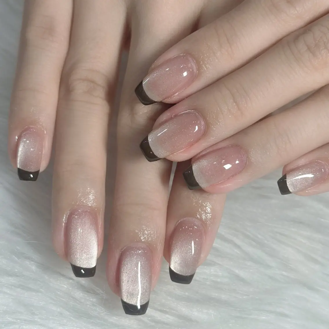 ネイル ハンドネイル フットネイル LAVISH nanamiのネイルデザイン