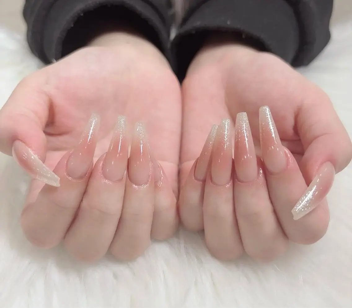ネイル グラデーション キラキラネイル ワンカラーネイル 冬ネイル Jenn Nail Salonのネイルデザイン