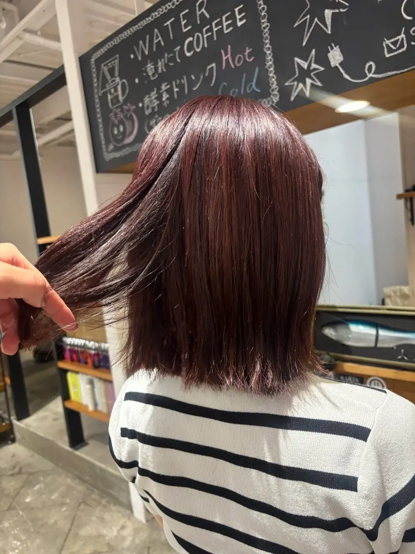 ミディアム カラー レッドカラー ボブ カット ヘアカラー トリートメント はっとり ななせのヘアスタイル