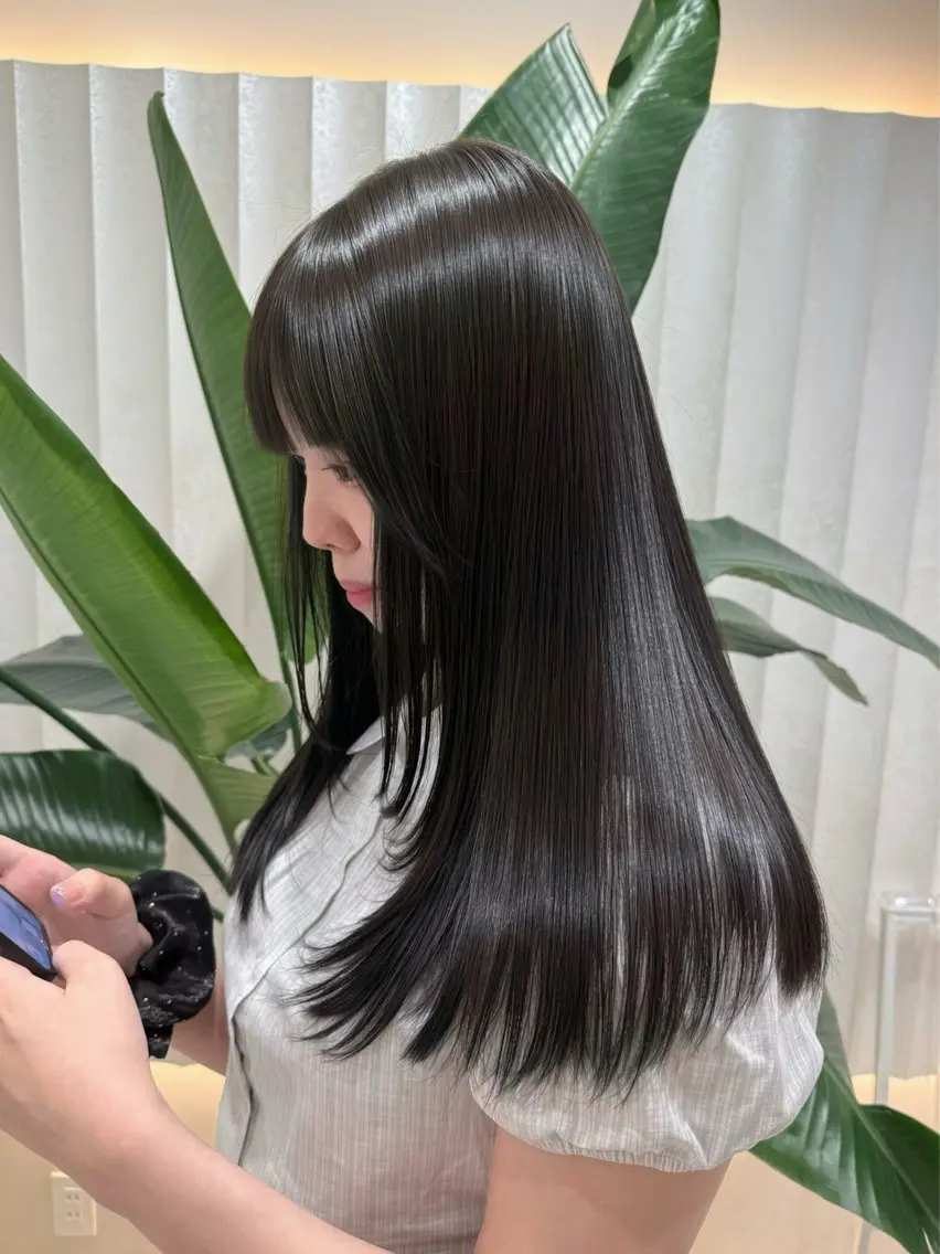ロング カラー ヘアカラー トリートメント ラベンダー💜 グレージュ🩶のヘアスタイル