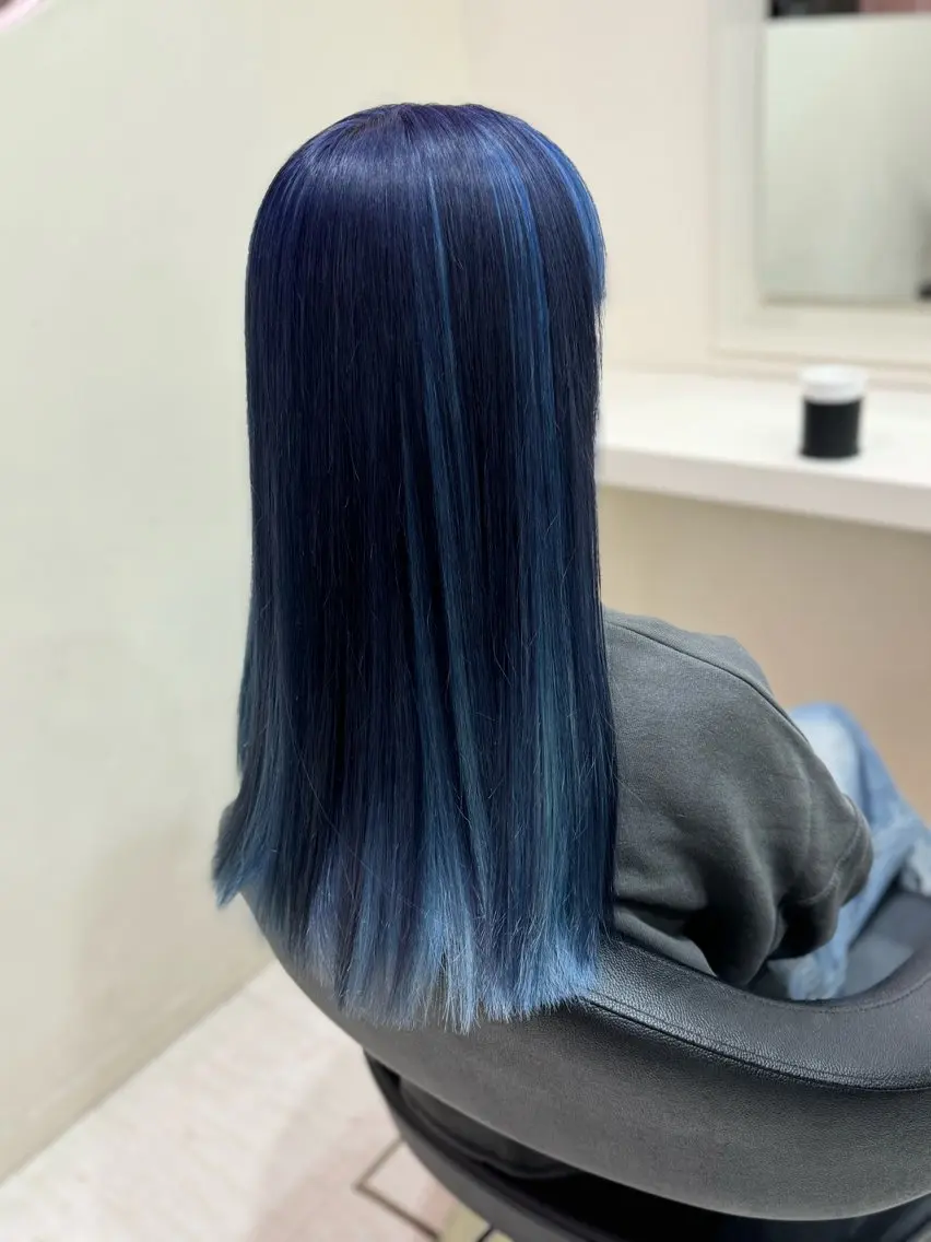ロング 髪質改善 ヘアカラー 縮毛矯正× ブルーブラック/池袋のヘアスタイル