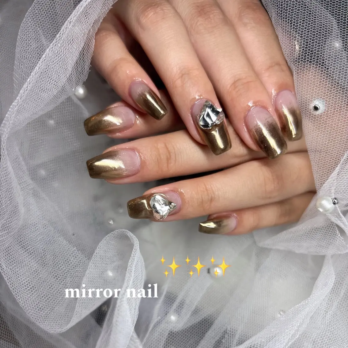 ネイル グラデーション 韓国ネイル ロングネイル ミラーネイル ピンク happiness nailのネイルデザイン