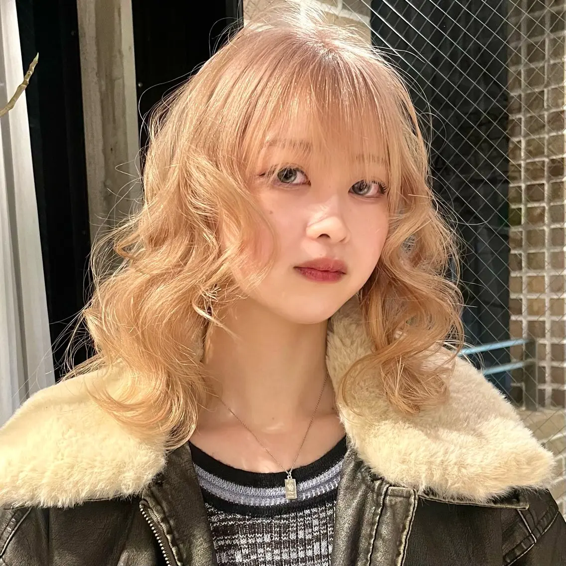 カラー ヘアカラー ウルフ/レイヤー/ ブリーチカラーのヘアスタイル