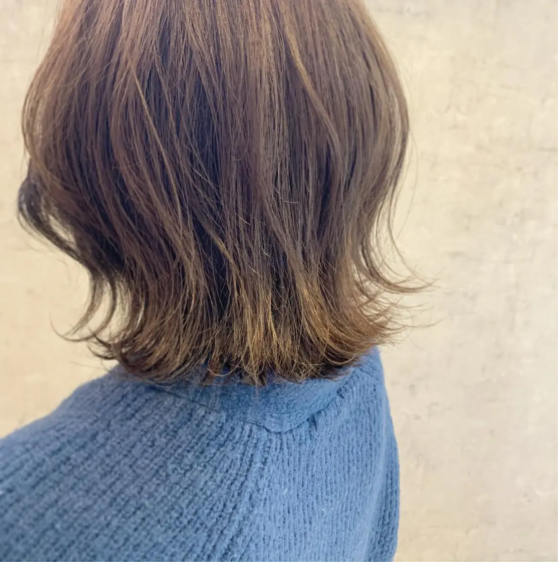ミディアム 佐々木 まゆかのヘアスタイル