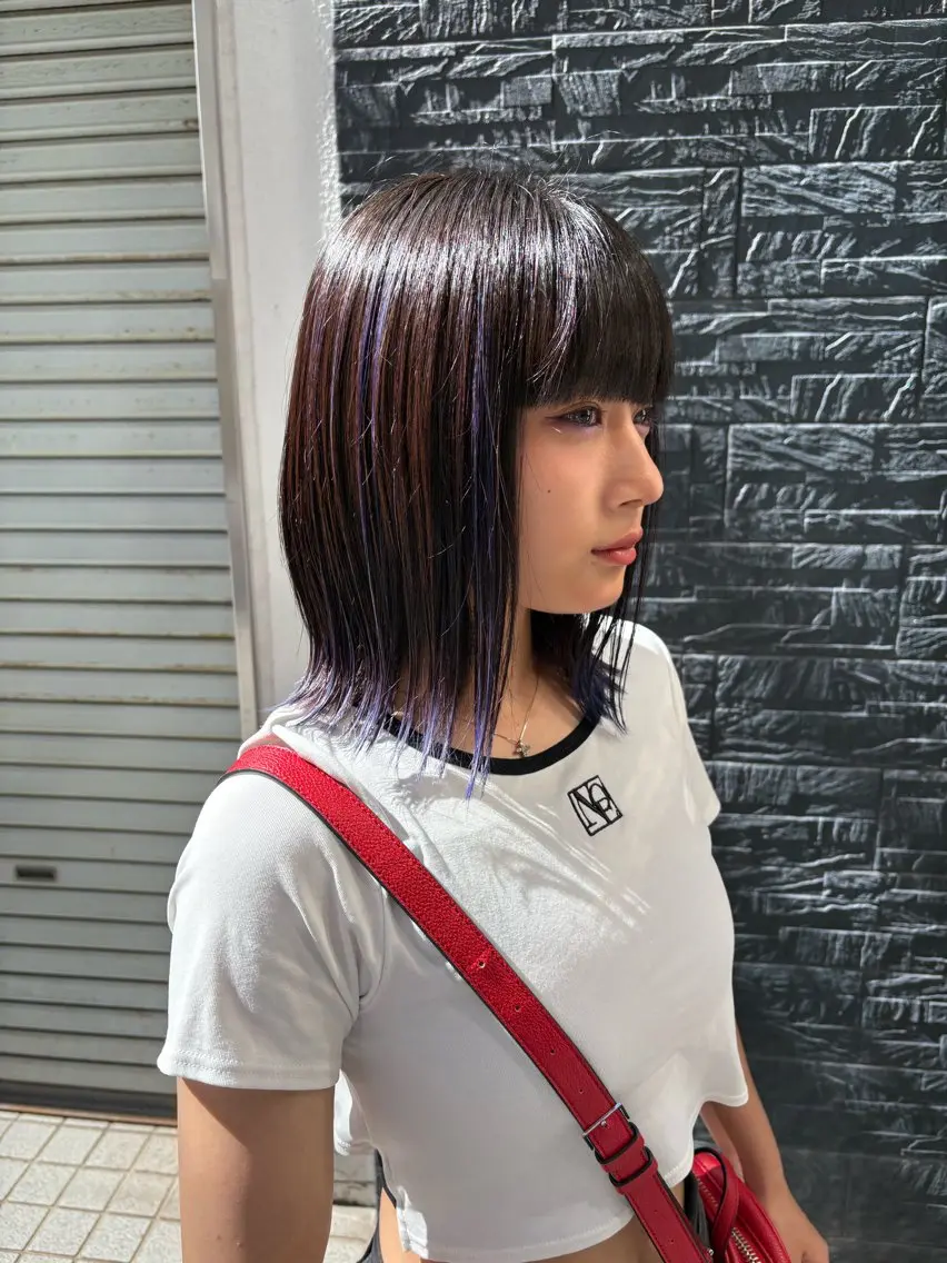 ショート カラー デザインカラー 外ハネヘア ヘアカラー newi大分/ 磯部栞里／艶感カラーのヘアスタイル