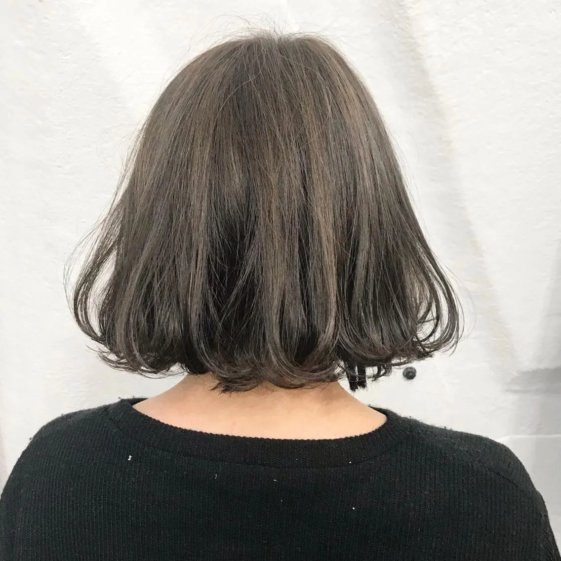 ショート カラー アッシュ アッシュグレー アッシュグレージュ ブリーチ グレージュ K-POP好き美容師 🇰🇷Kai.Yのヘアスタイル
