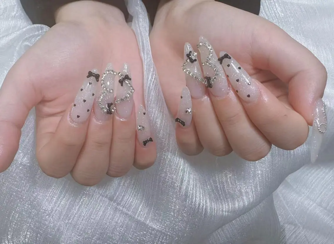 ネイル フレンチネイル ジェルネイル ガラスフレンチ 韓国ネイル マグネットネイル ハンドネイル ハンドケア The Nail& EyeLashのネイルデザイン