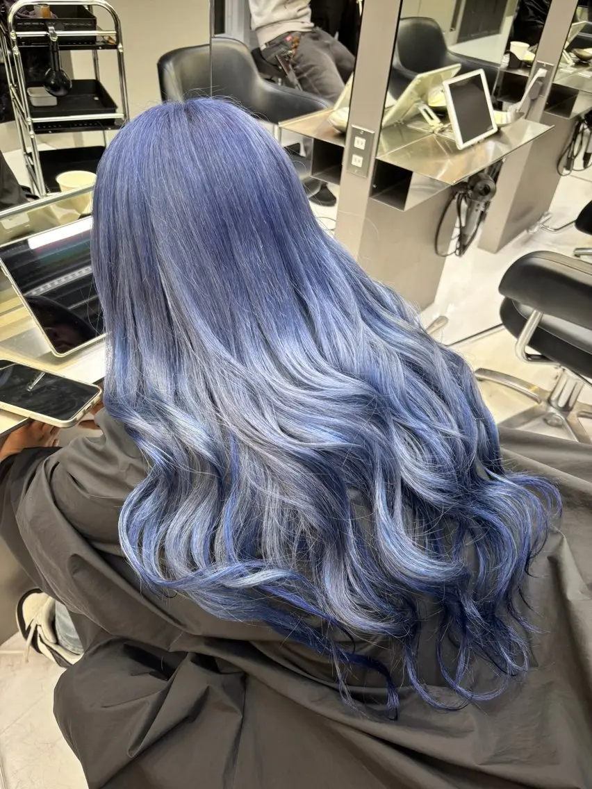 ロング カラー ヘアカラー トリートメント SARA 黒髪/ブルーブラックのヘアスタイル