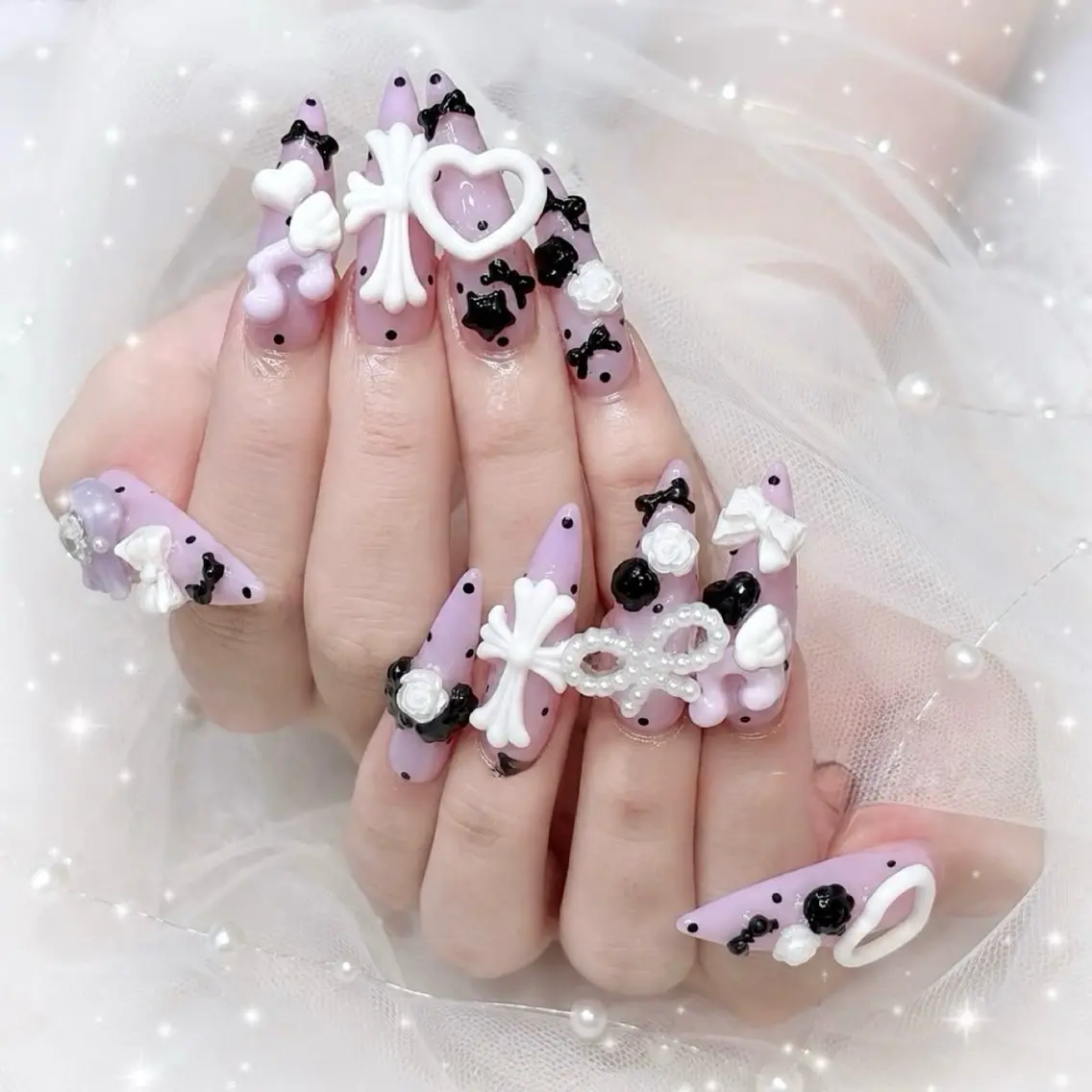 ネイル チークネイル ドット フットネイル フレンチネイル グラデーション ハンドネイル ハンドケア Nihonthy Nail 新宿のネイルデザイン
