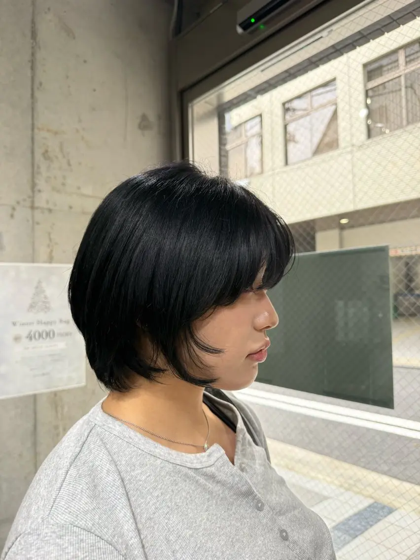 ショート ボブ ハイライト 髪質改善 縮毛矯正 トリートメント カット トリートメント ヘッドスパ 縮毛矯正/ /関内/あべももこのヘアスタイル