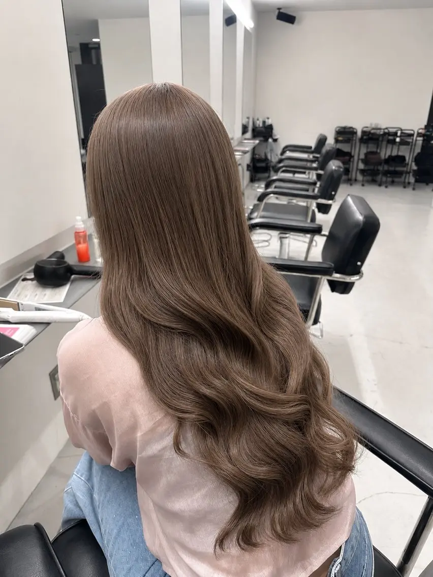 ロング カラー ベージュカラー ブリーチ ダブルカラー フォギーベージュ ブリーチモデル募集中 /新潟万代/かこ🩵のヘアスタイル
