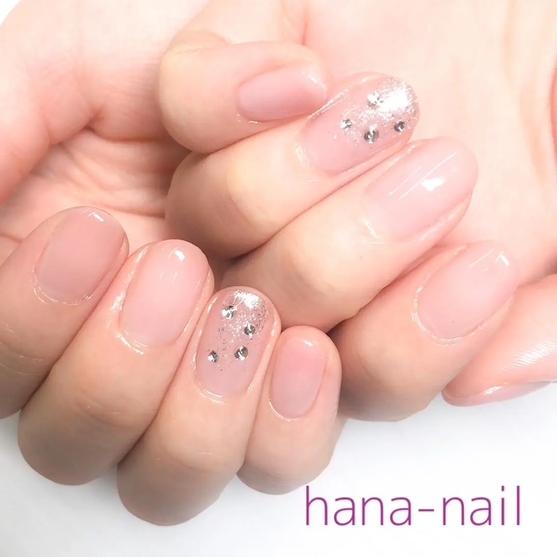 ネイル グラデーション ラメ(グリッター) ピンク ストーンネイル Kao hana-nailのネイルデザイン