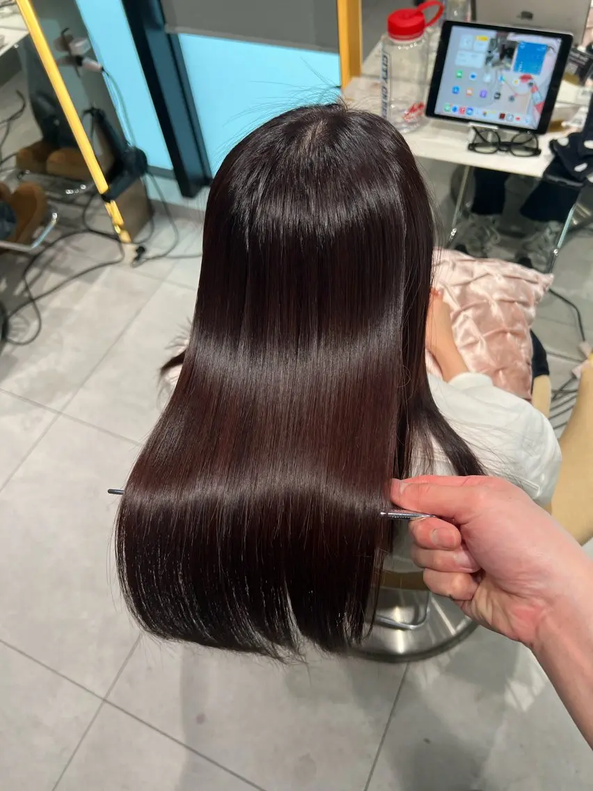 ロング カット 縮毛矯正 トリートメント 福岡縮毛矯正✨️ ストレート 向井和輝のヘアスタイル