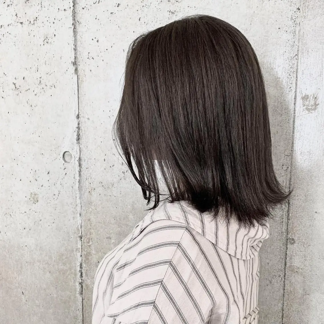 ミディアム カラー グレージュ ラベンダーカラー 二宮 早智子のヘアスタイル