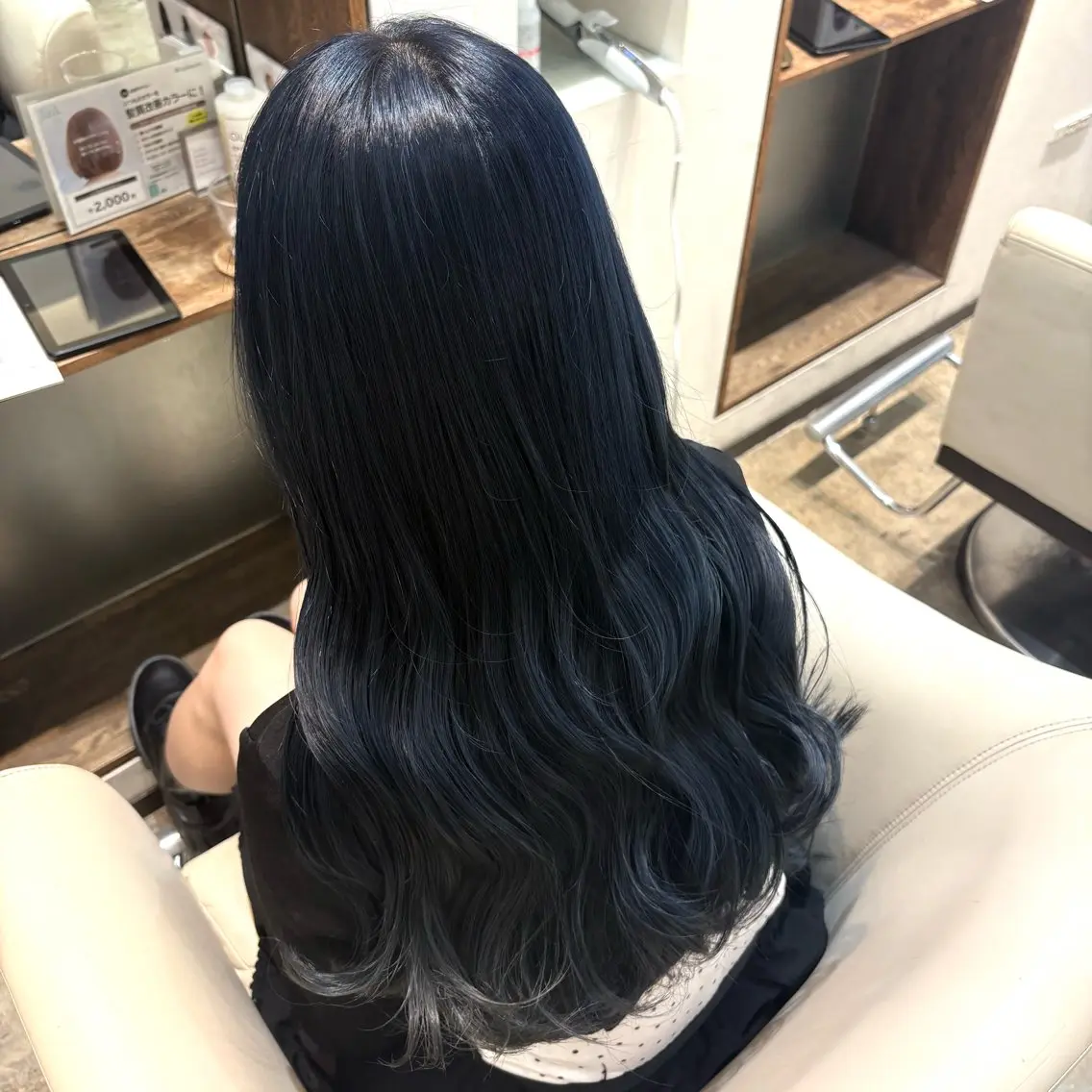 ロング カラー 黒髪 ブルーカラー ブルーブラック ヘアカラー トリートメント mao 🩰のヘアスタイル