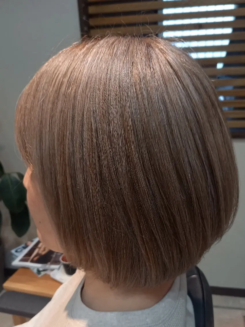 カラー 上原 嘉代子のヘアスタイル