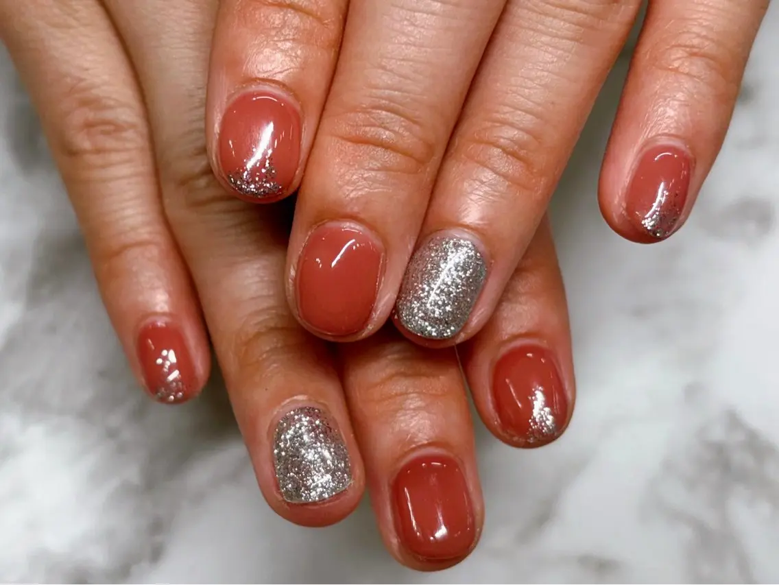ネイル ラメ(グリッター) ピンク シルバー Lani🌈Nail Konatsuのネイルデザイン