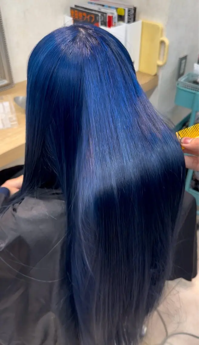 ロング カラー ブリーチ ブルーカラー ケアブリーチ ダブルカラー ネイビーカラー ヘアカラー アニメデザイン美容師 /メンズカット/僚汰のヘアスタイル