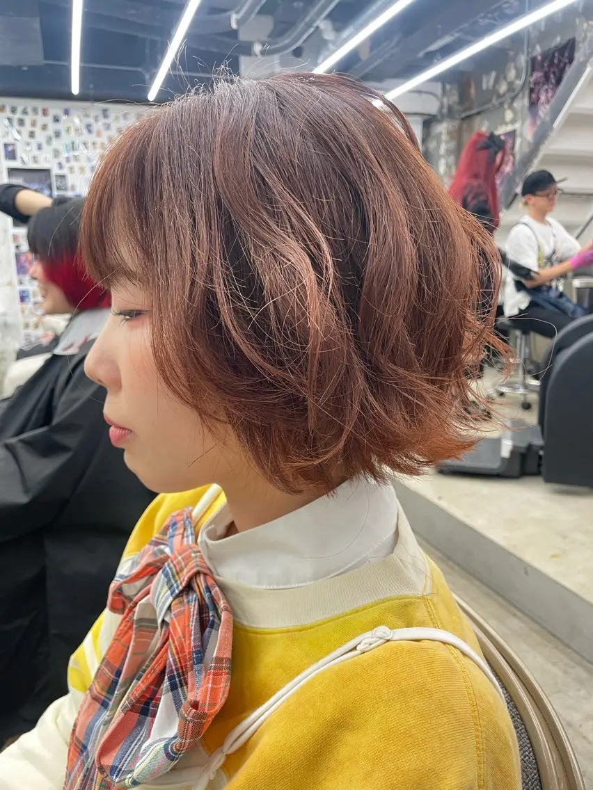 ミディアム カラー インナーカラー 推し ブリーチ  髪質改善のヘアスタイル
