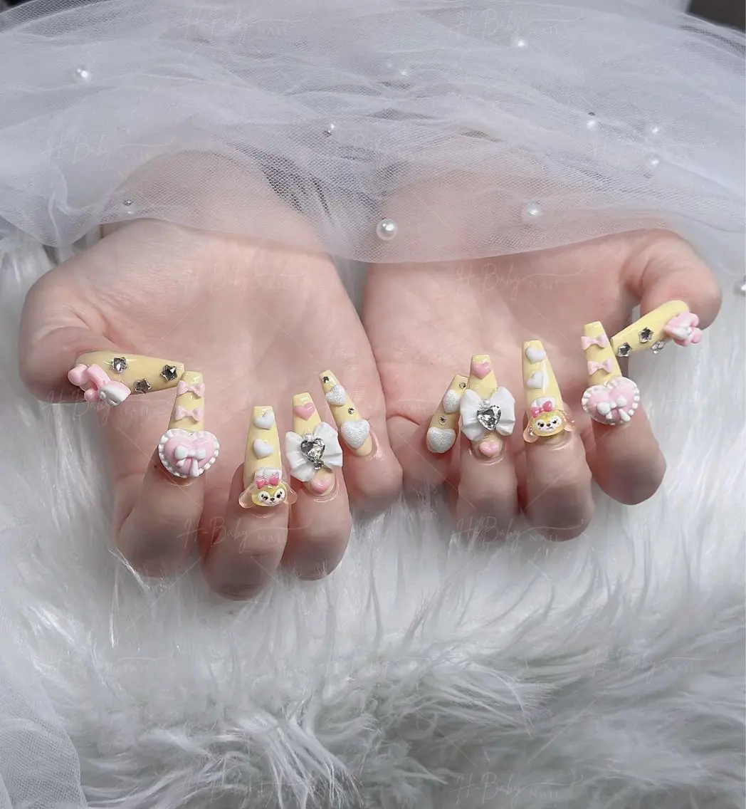 ネイル オーロラネイル フレンチネイル ジェルネイル ハロウィン キラキラネイル H.baby Nail Salonのネイルデザイン