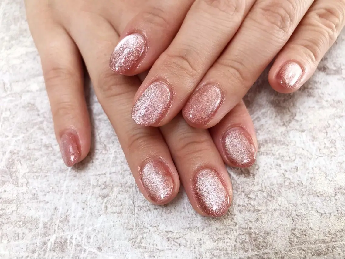 ネイル キラキラネイル マグネットネイル ピンク 春ネイル ハンドネイル mogunail &blowのネイルデザイン