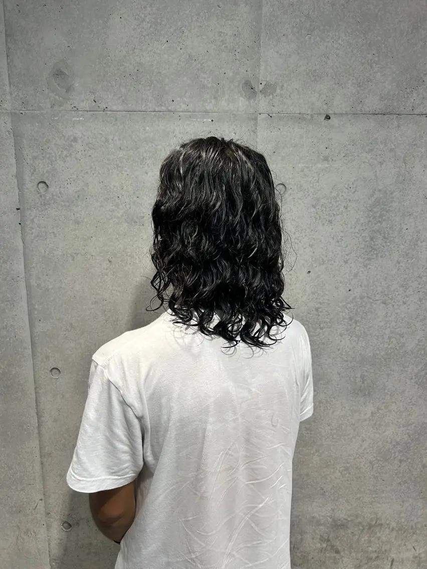パーマ guzzle原宿 佐野将貴のヘアスタイル