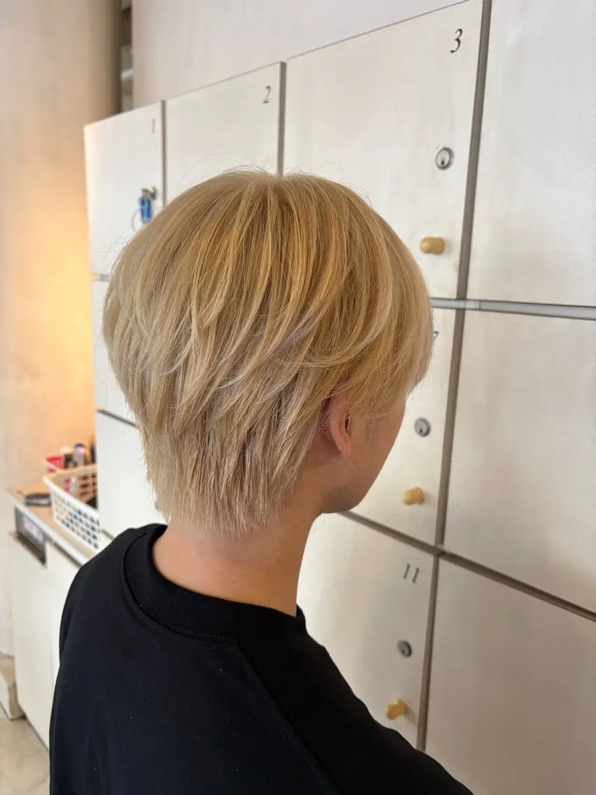 ショート カラー メンズ メンズブリーチ ベージュカラー ブリーチ ホワイトベージュ ヘアカラー LiTA小森 永のヘアスタイル