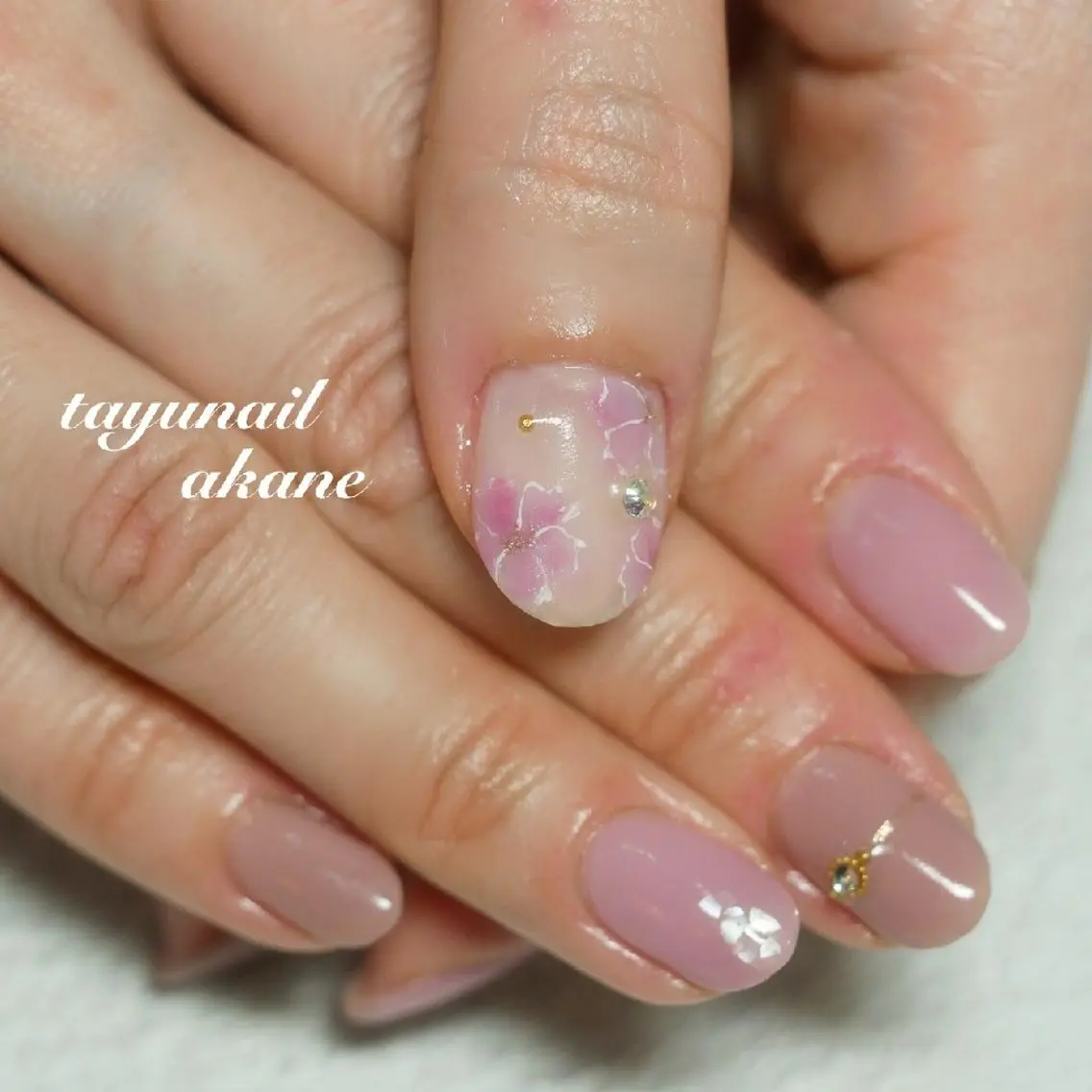 ネイル ブルー フラワーネイル ジェルネイル パラジェル 冬ネイル ネイルサロン 【たゆnail】のネイルデザイン