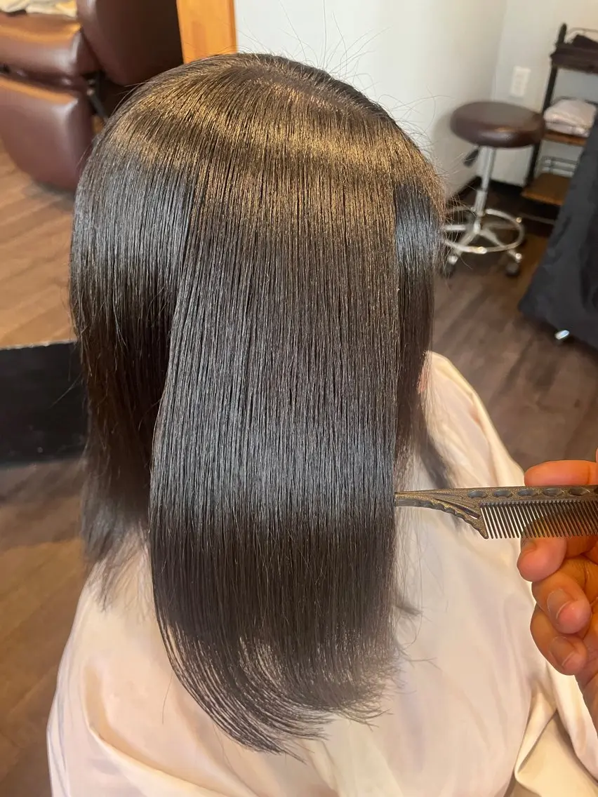 ミディアム ヘアカラー トリートメント 髪質改善×潤艶カラー ⭐️岡田崇彰のヘアスタイル