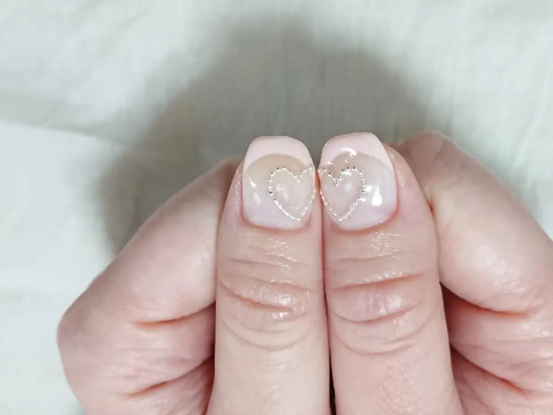 ネイル フレンチネイル ハート ハンドネイル shellnail さなえのネイルデザイン