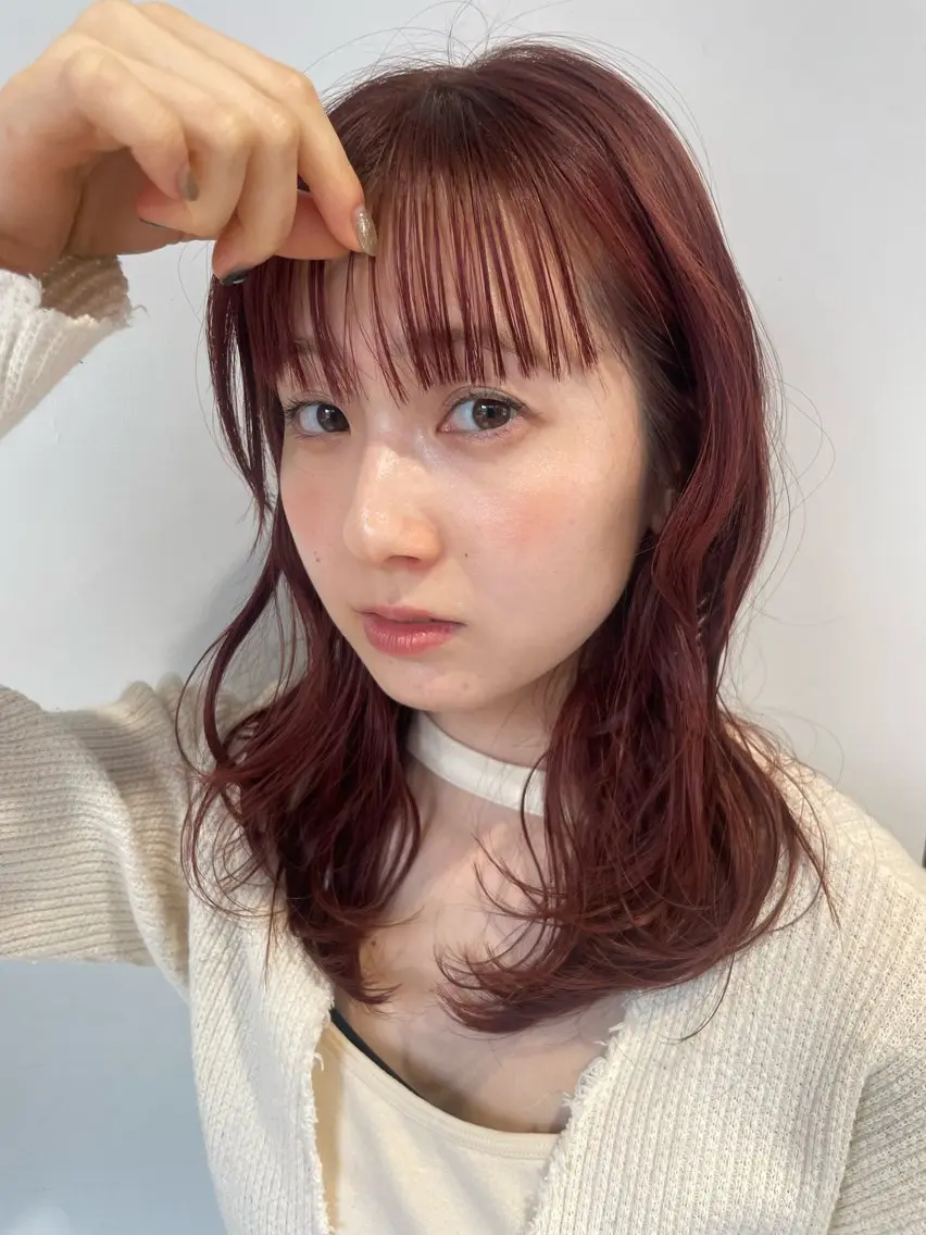 ミディアム カラー ブリーチ ダブルカラー ブリーチなしカラー カット 縮毛矯正 レイヤー×初 パーマ|hinakoのヘアスタイル
