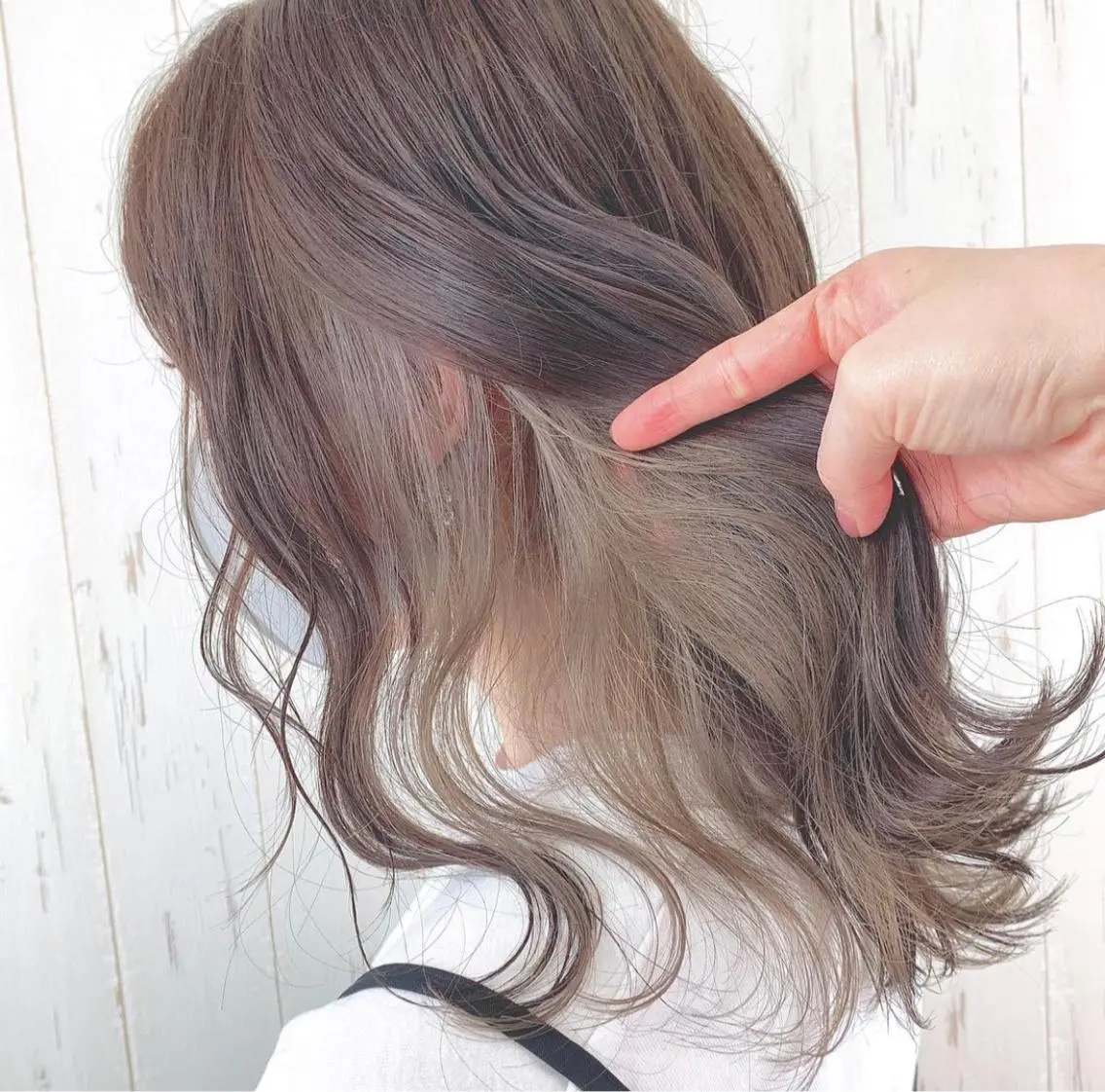 カラー ブリーチ インナーカラー ヘアカラー トリートメント 渋谷:インナーカラー ／🍒エリカ🍒のヘアスタイル