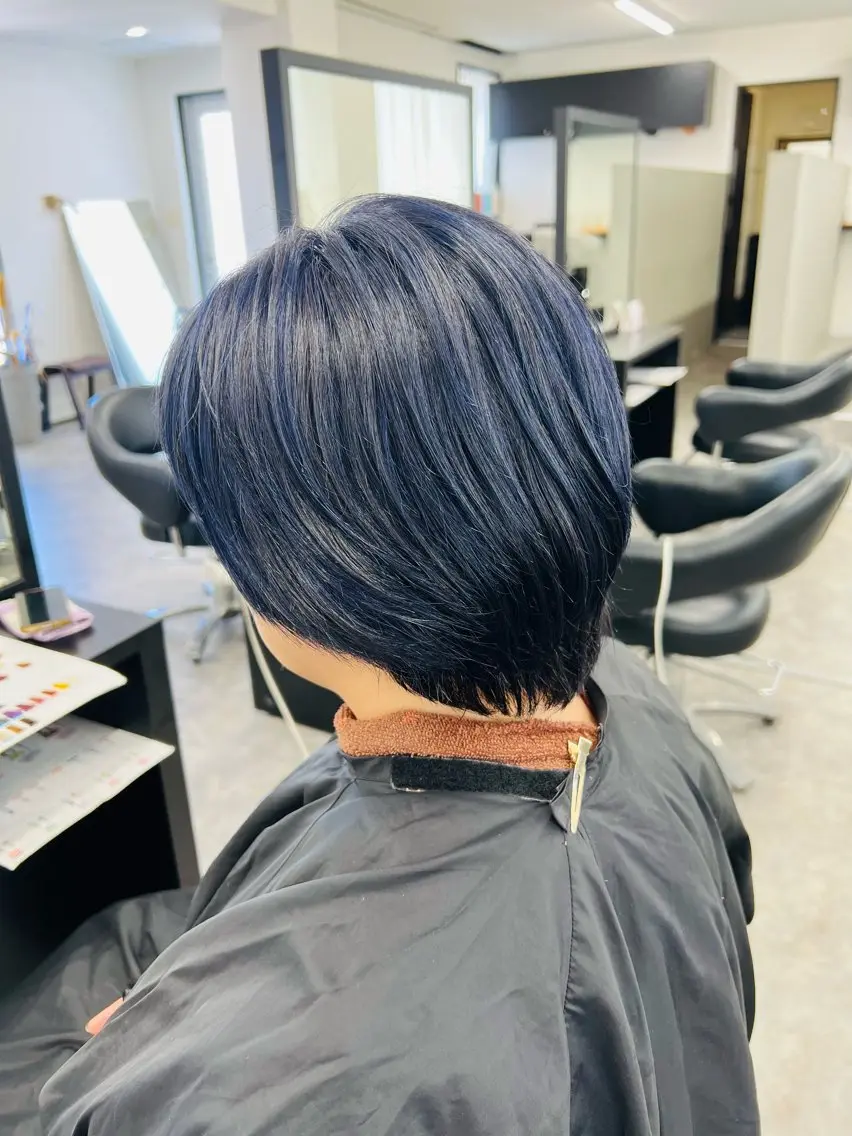 ショート カラー ブルーカラー ハイライトカラー ハイライト C'LD Hair トモヤのヘアスタイル