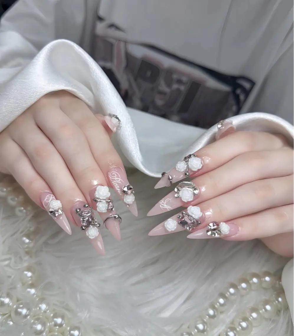 ネイル アートネイル ジェルネイル キラキラネイル 韓国ネイル ロングネイル ハンドネイル Nova Nailのネイルデザイン