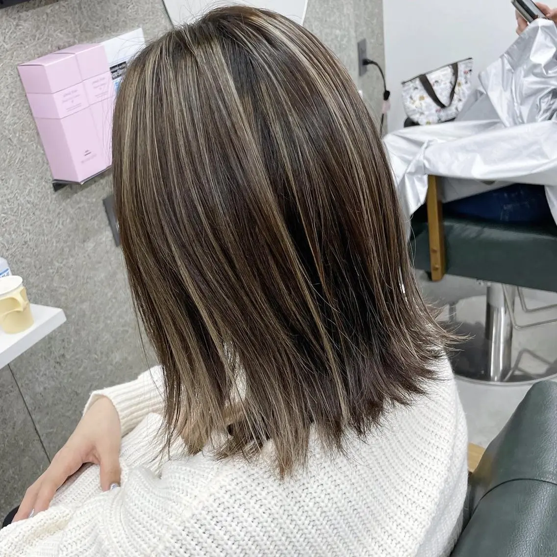 ミディアム カラー Lull1人美容室 バレイヤージュのヘアスタイル