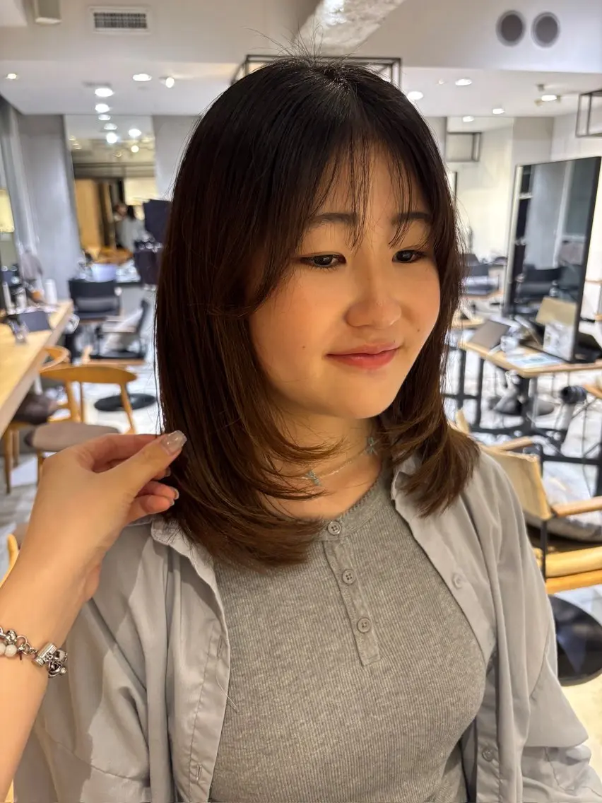 セミロング カット FILMS Rinoのヘアスタイル
