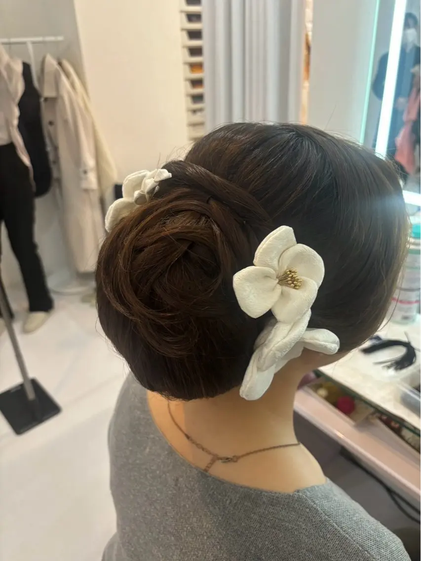 ヘアアレンジ 三富 千秋のヘアスタイル