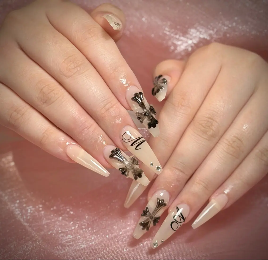 ネイル オーロラネイル チークネイル フットネイル フレンチネイル ジェルネイル Nichi Nail Salonのネイルデザイン
