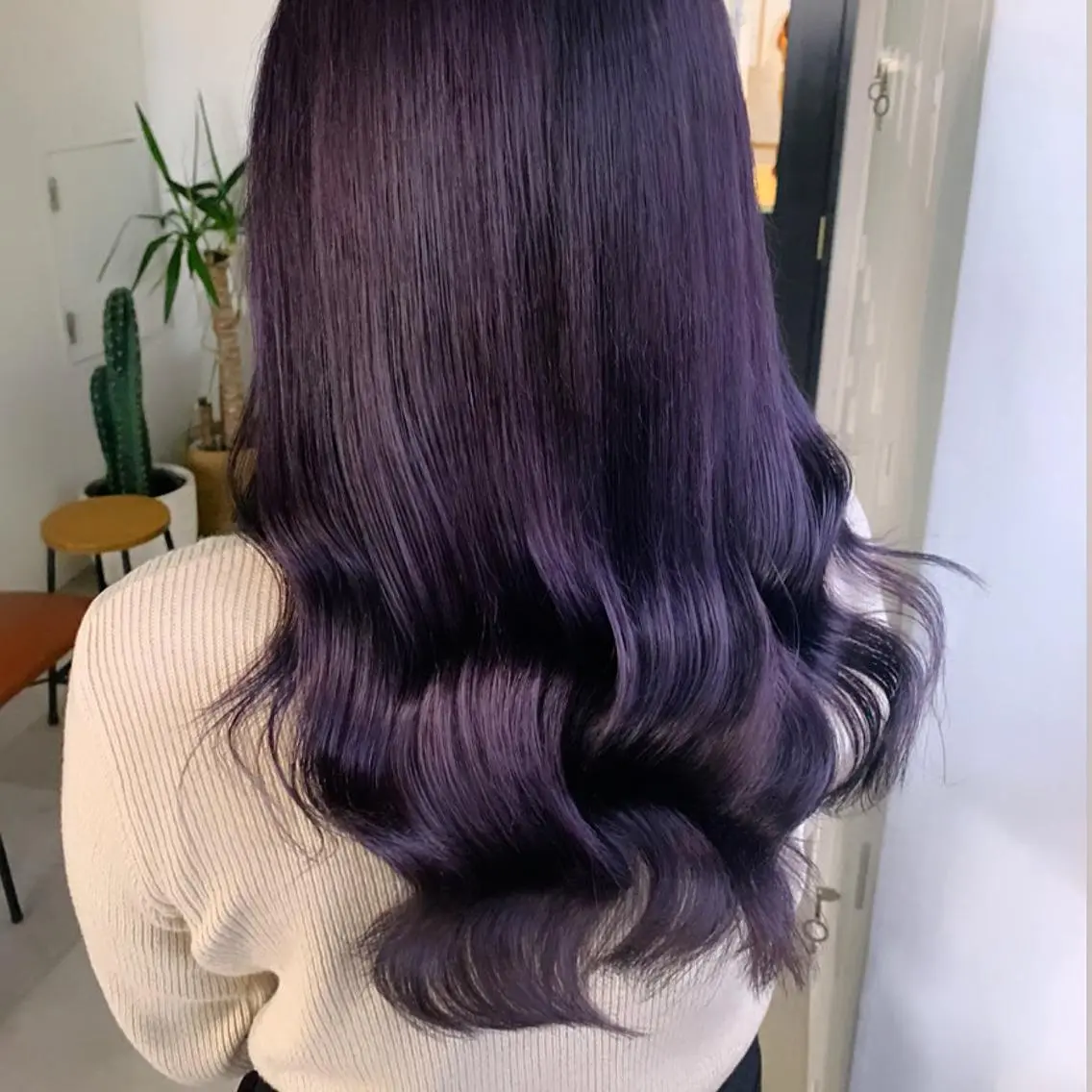 セミロング カラー パープルカラー バイオレットカラー ヘアカラー トリートメント 🌸MAYU🌸 ハイトーン➕レイヤーのヘアスタイル