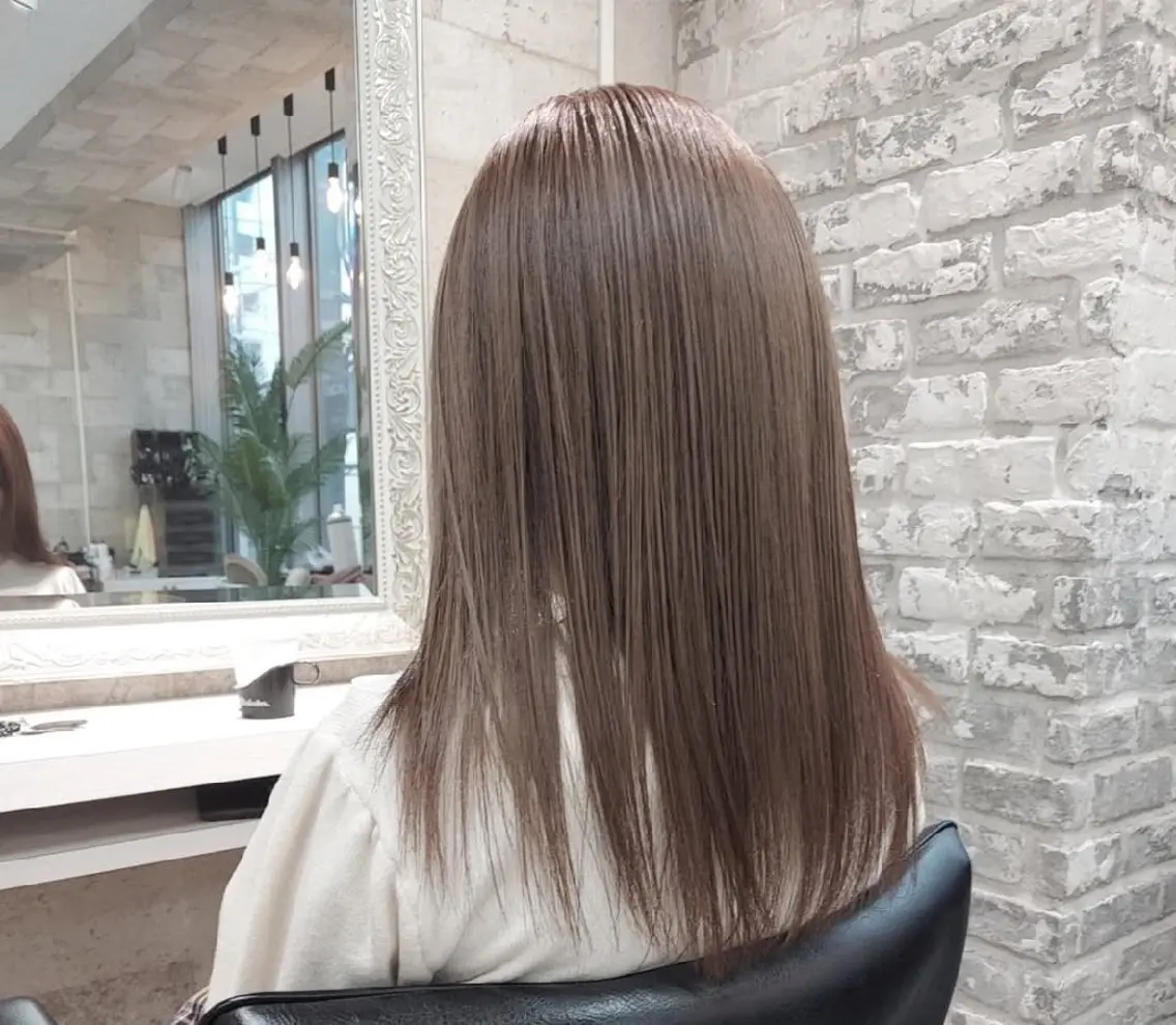 セミロング カラー グレージュ 髪質改善 カット ヘアカラー トリートメント ヘアセット ブリーチ・ハイトーン 特化🎉内山のヘアスタイル
