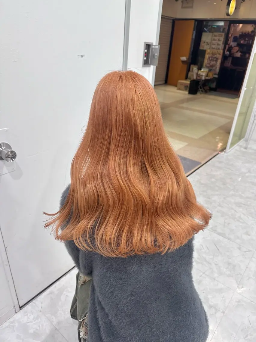 セミロング カラー ブリーチ オレンジ ♡ダブルカラー特化♡ miyuのヘアスタイル
